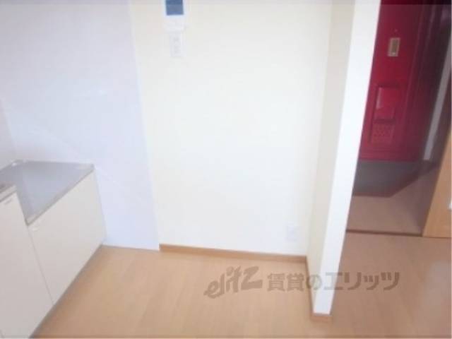 冷蔵庫置場　キッチン台のそばに冷蔵庫が設置できます。