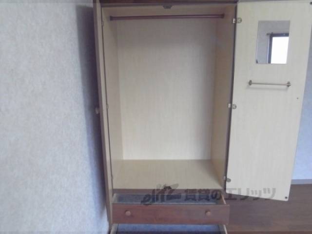 収納　窓