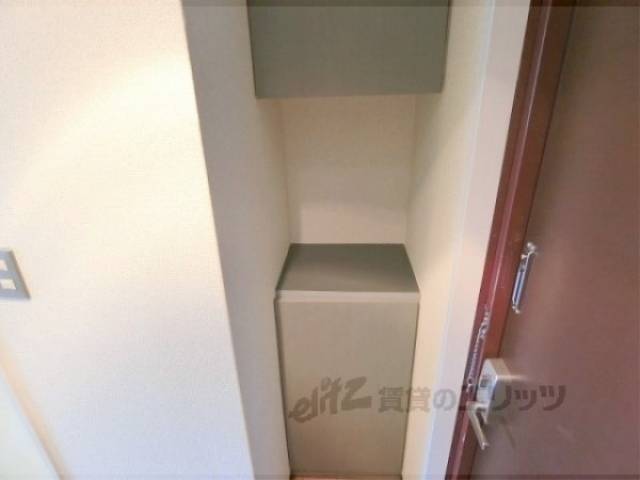 下駄箱　閉じた状態です。