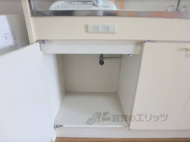 キッチン　下部収納