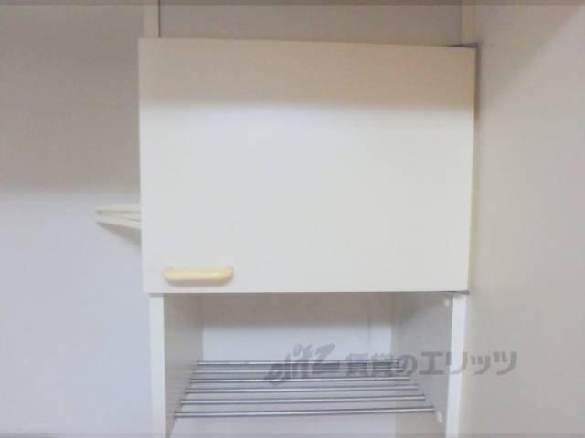 キッチン　上部収納