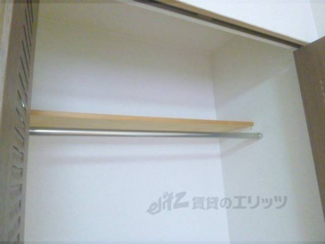 収納　棚、ハンガーパイプ
