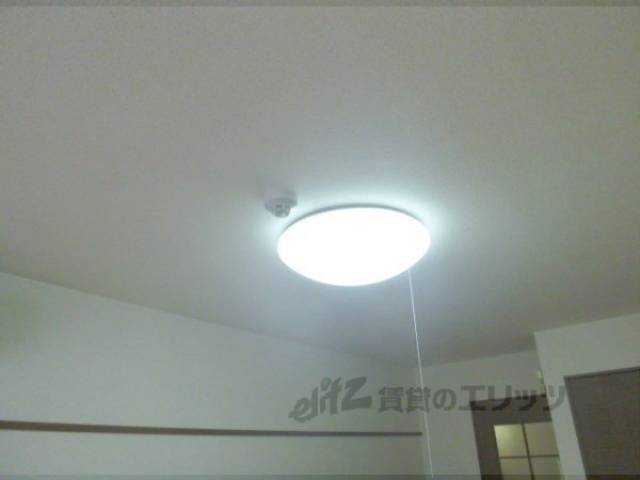 火災警報器、照明器具