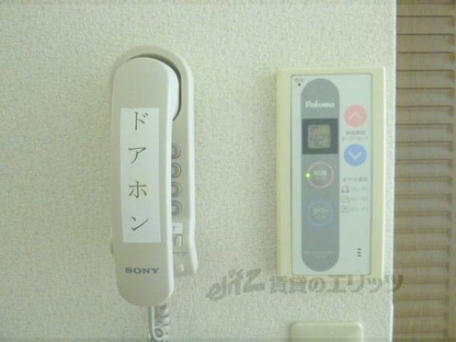 ドアホン、給湯リモコン