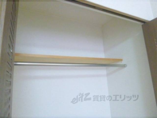 収納　棚、ハンガーパイプ