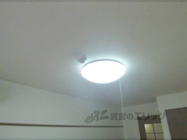 火災警報器、照明器具