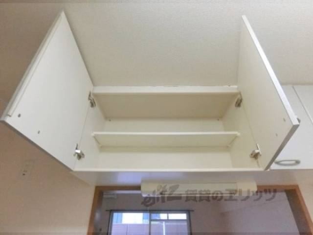 キッチン　上部収納