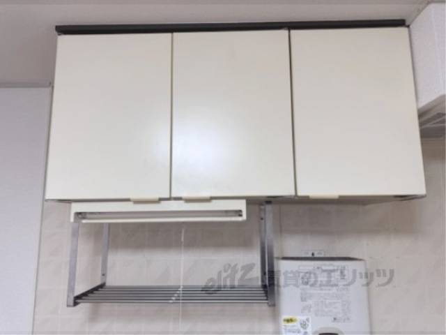 収納　キッチン上