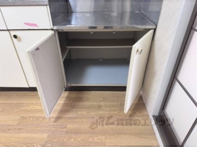 収納　キッチン下