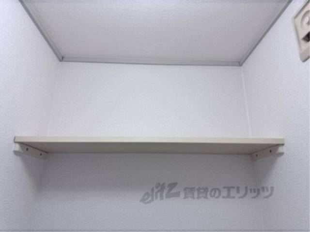 収納　トイレ上