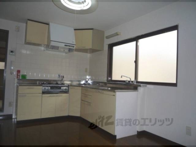 キッチン　エル字型キッチンですよ