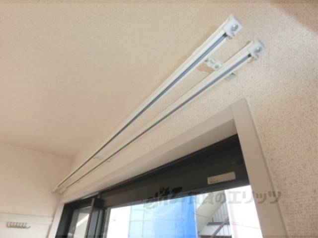 カーテンレール