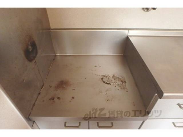 キッチン　コンロ置き場