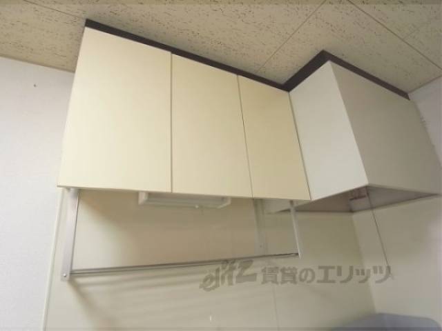キッチン　上段収納