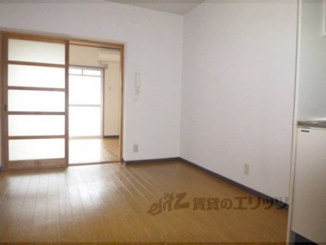 リビング　キッチン