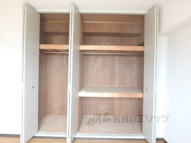 収納　洋室収納