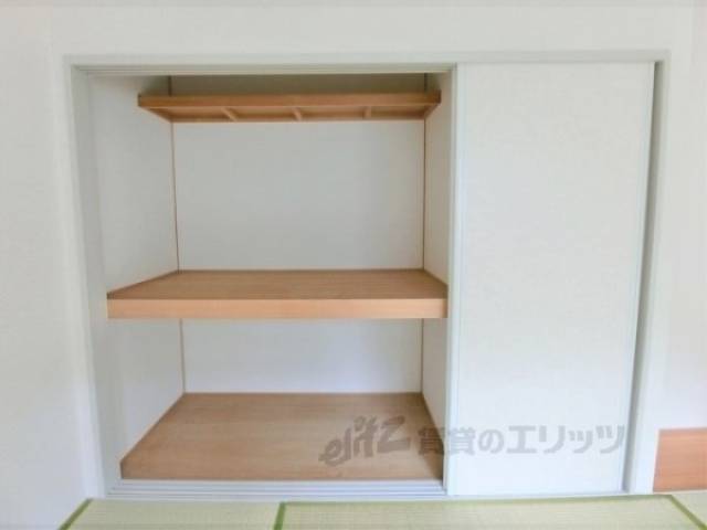 和室　収納