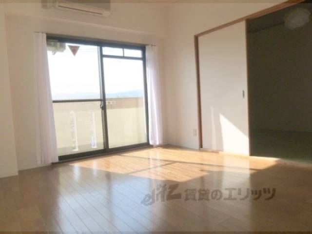 洋室　奥行きのあるお部屋です