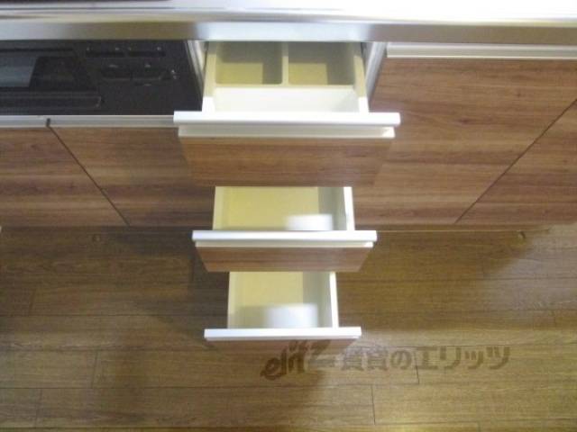 キッチン　下部収納