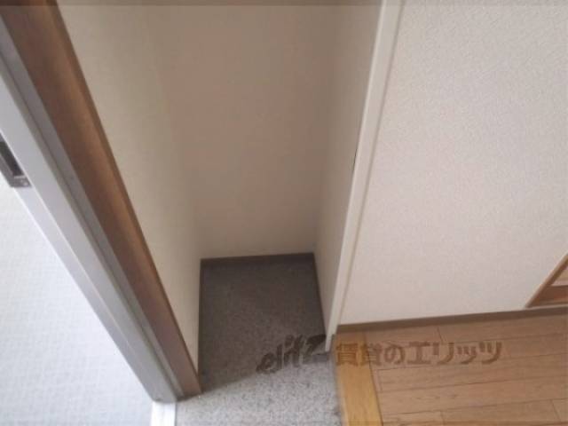 玄関　靴箱置場