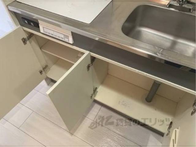 キッチン　収納下部