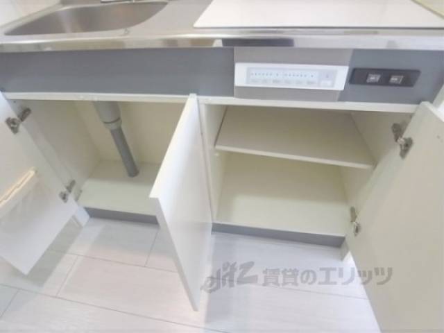 キッチン　下部収納