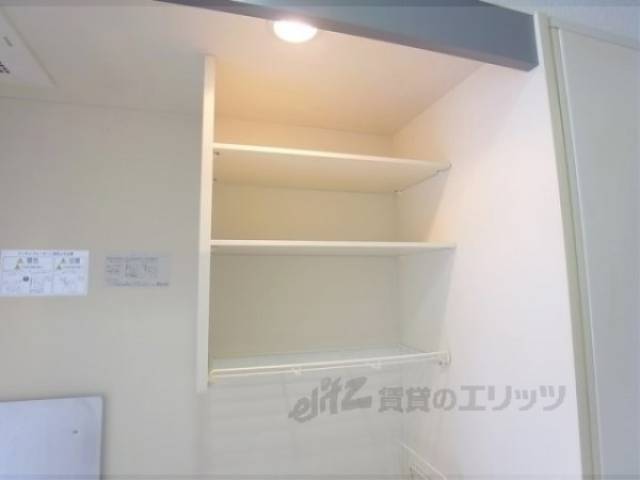 キッチン　上部棚