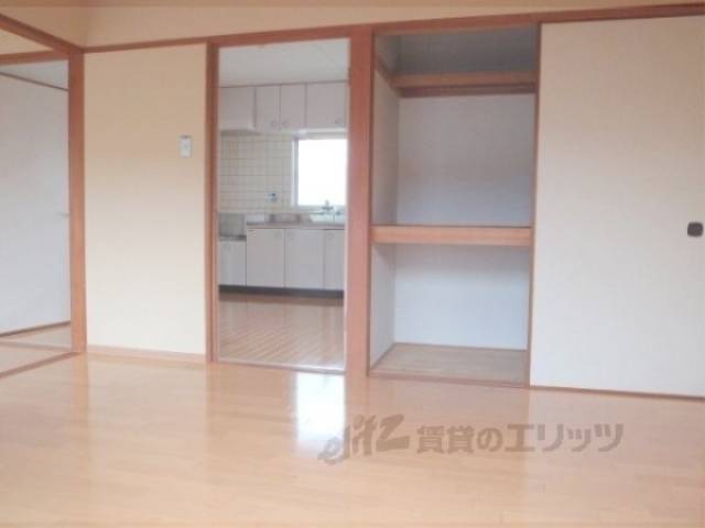 洋室　4.5帖洋室の押し入れです