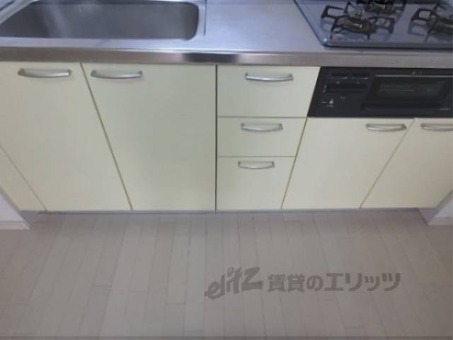 キッチン下収納