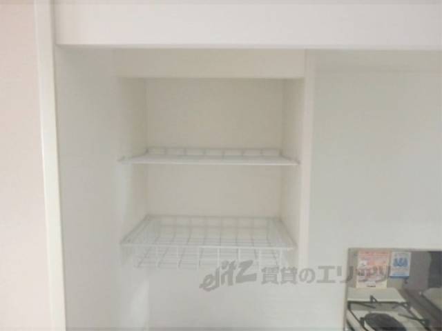 キッチン　収納棚