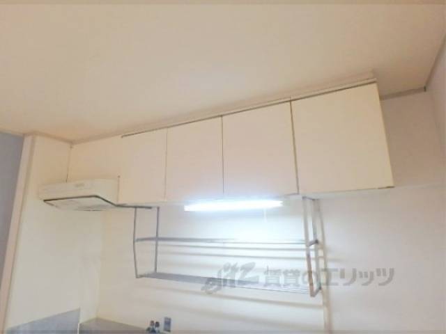 キッチン　上収納