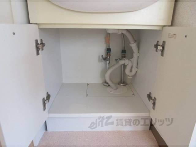 洗面所　下部収納