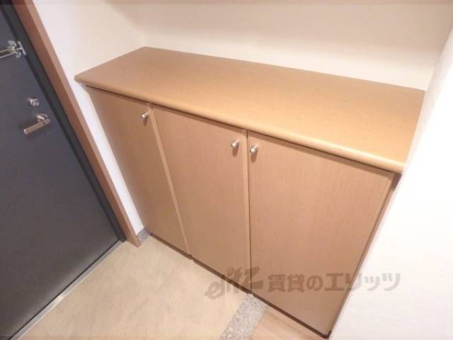 下駄箱　玄関脇