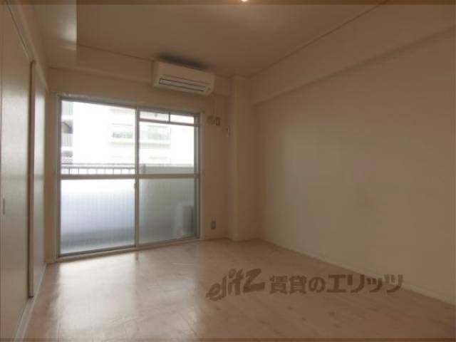 洋室　電気温水器