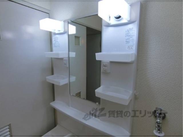 洗面所　上部収納