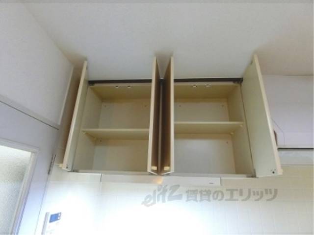 キッチン　上部収納