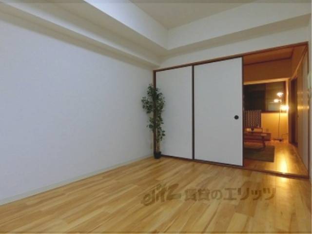 洋室　ダイニングキッチン