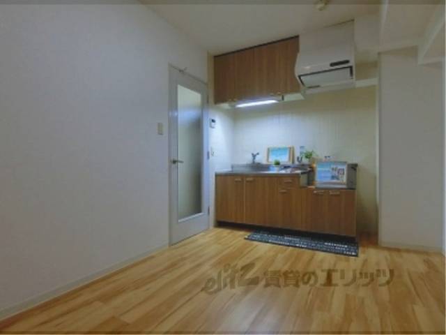 洋室　ダイニングキッチン