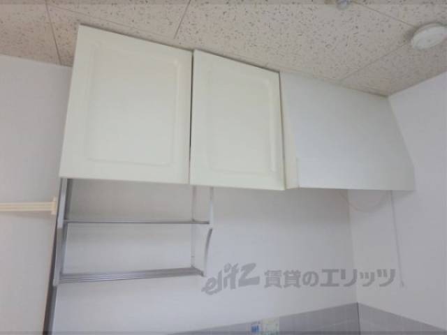 キッチン　上部収納