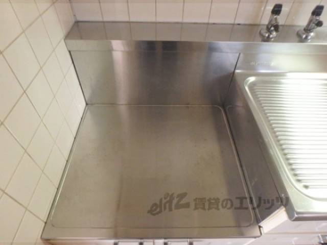 キッチン　コンロ置き場