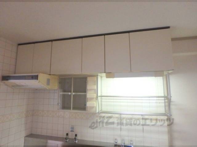 キッチン　上部収納