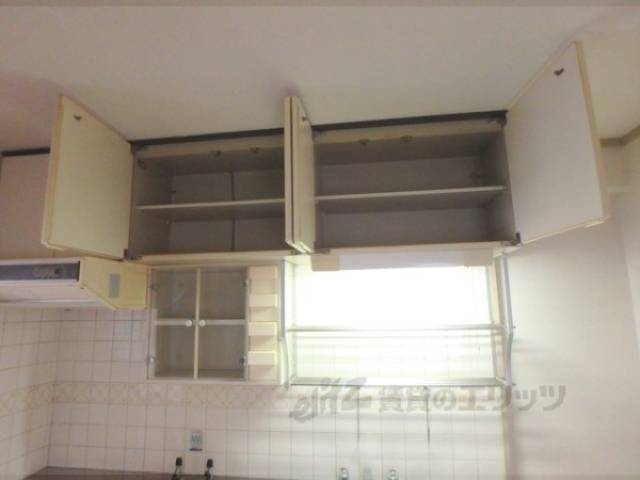 キッチン　上部収納