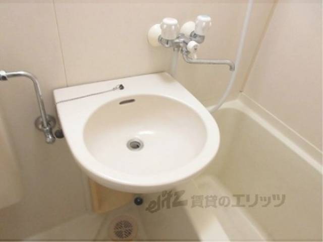 トイレ　手洗い器