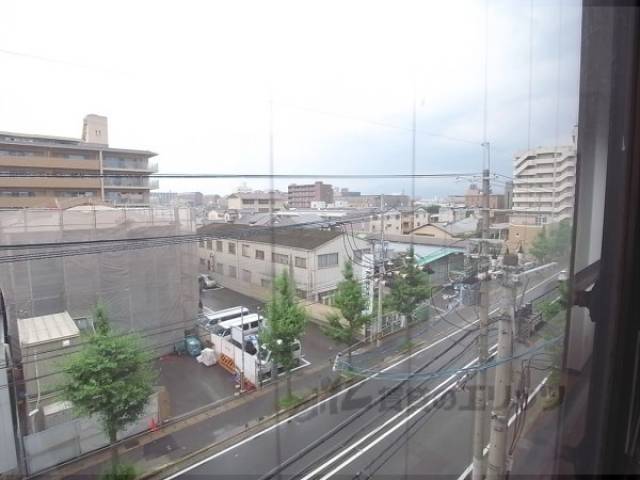 眺望　高辻通りが見えます。