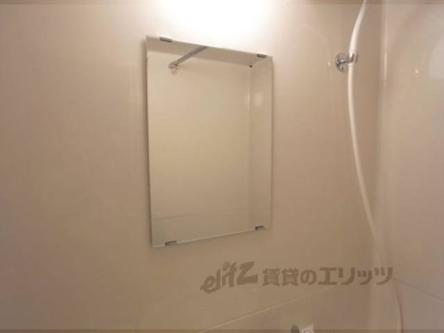 ユニットバス　鏡