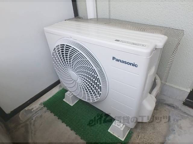 ベランダ　室外機