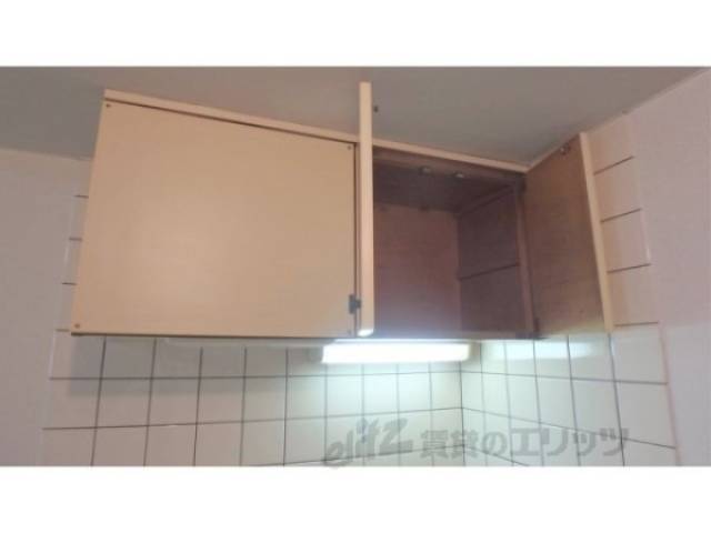 キッチン　収納上部