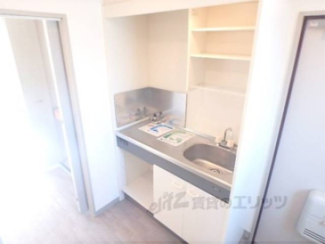 キッチン　１口ガスコンロ設置可能です。