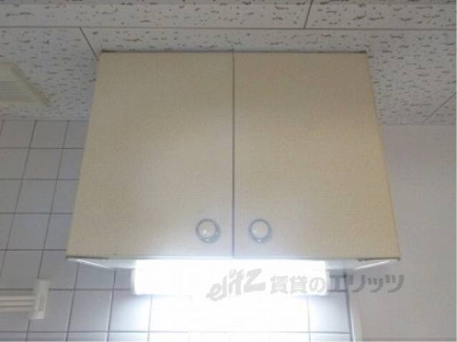 キッチン　上部収納