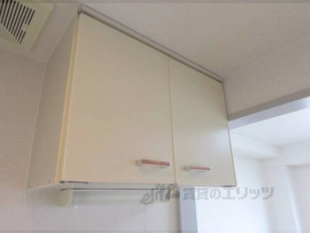 キッチン　上部収納
